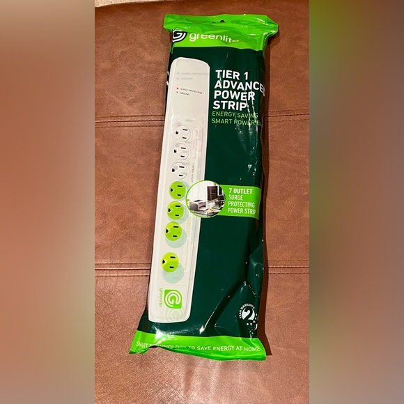 NEW WITH TAGS - Greenlite - Tier 1 Advanced Power Strip - Picture 1 of 2